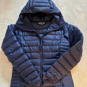 Patagonia Down Sweater Hoody size XS navy